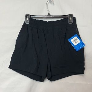 BLACK size small Columbia cargo/althetic regular fitting shorts!